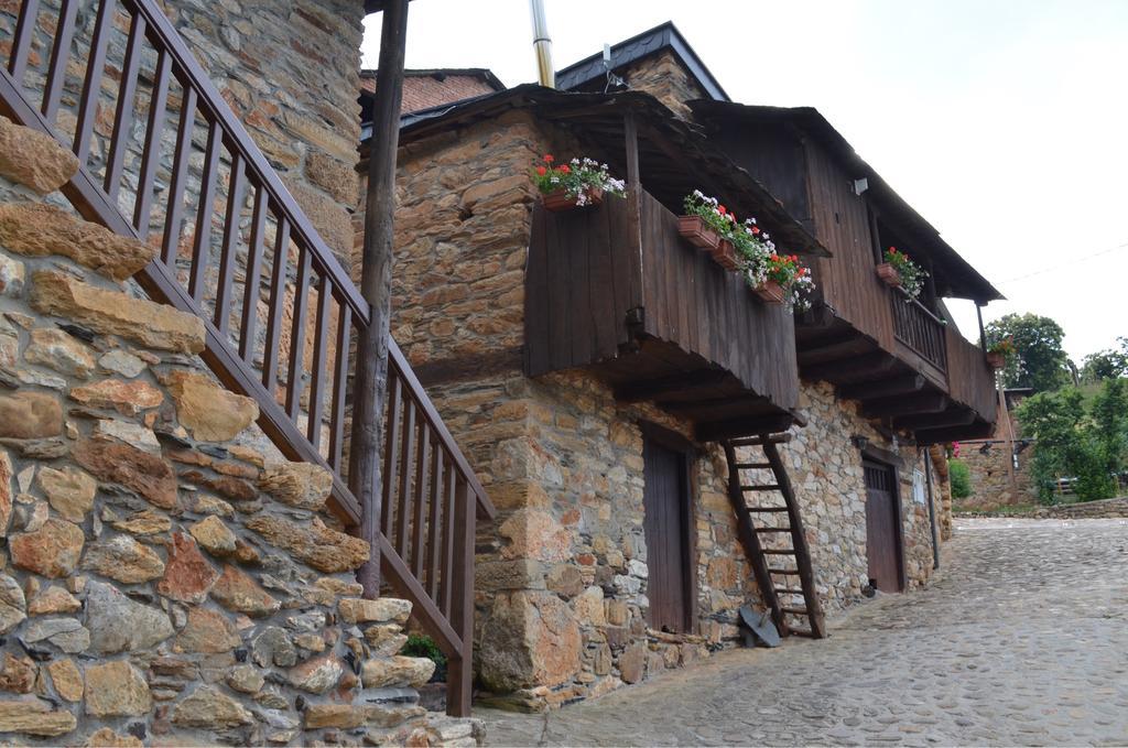 Hotel Rural El Lagar De Las Medulas Orellan Exterior photo